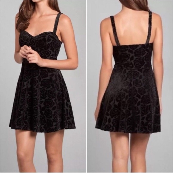 Abercrombie & Fitch Dresses & Skirts - Abercrombie & Fitch Black Velvet Rose Floral Mini Dress Corset Bust Fit Flare S